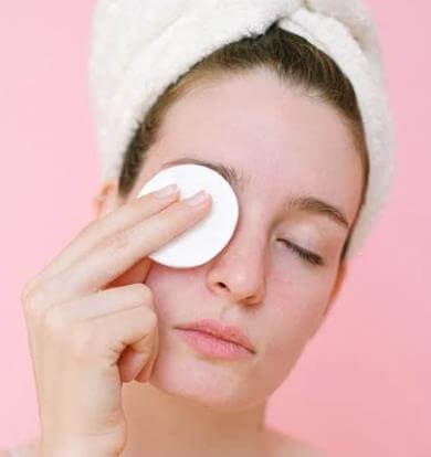 How to Remove Waterproof Mascara? (12 Easy Ways)